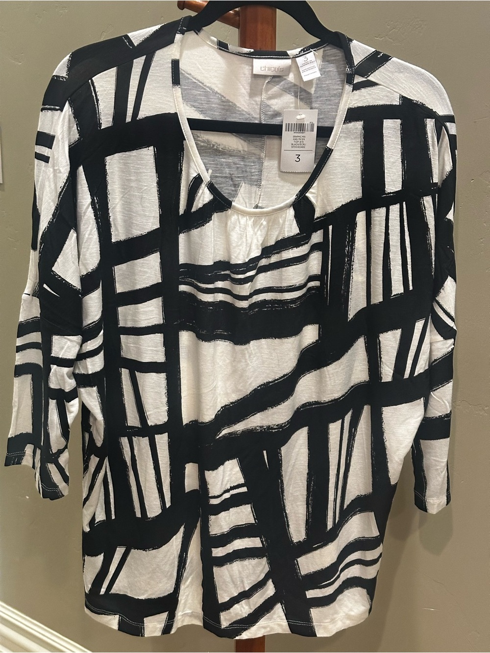 Chico's NWT Black & White Abstract Pattern Scoop Neck Top